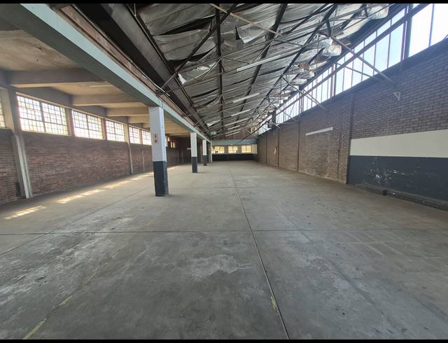 555M² WAREHOUSE TO LET IN BENROSE